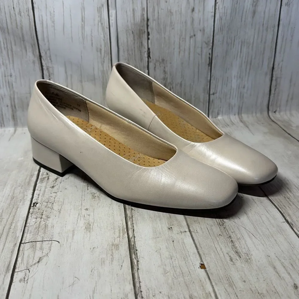 Nordstrom Women’s Beige Leather Comfort Construction Pumps Low Heels size 6.5AA‎